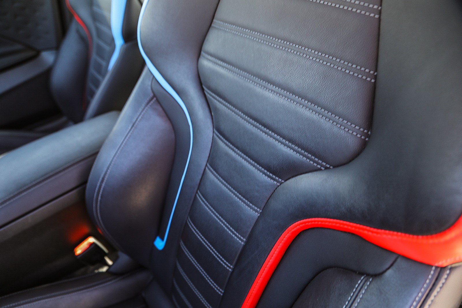 Used 2024 BMW M2 w/ Lighting Package RWD image 25