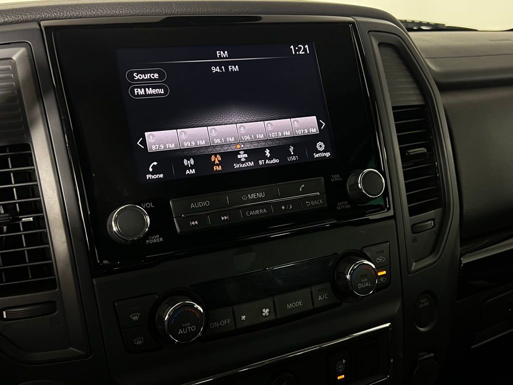 Used 2024 Nissan Titan SV w/ SV Convenience Package image 18