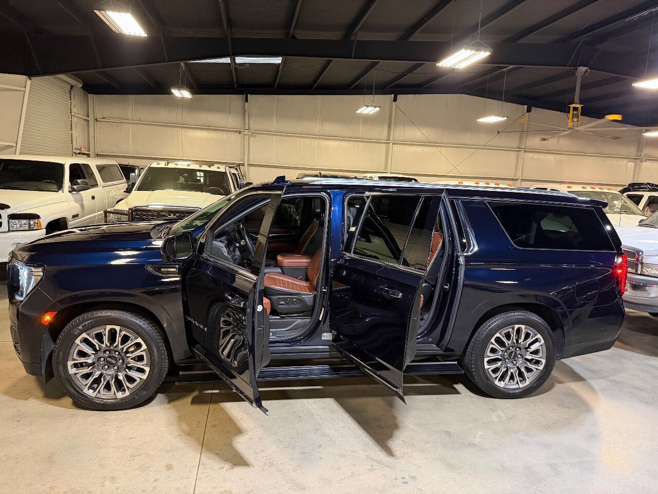 Used 2023 GMC Yukon XL Denali Ultimate image 43