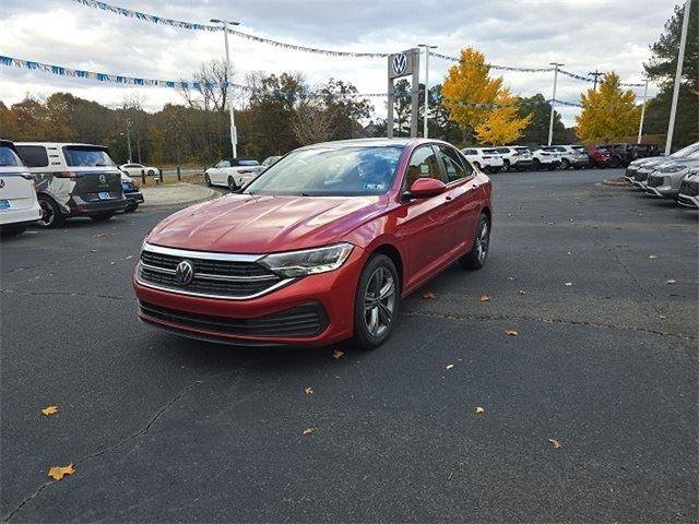 Certified 2023 Volkswagen Jetta SE image 3