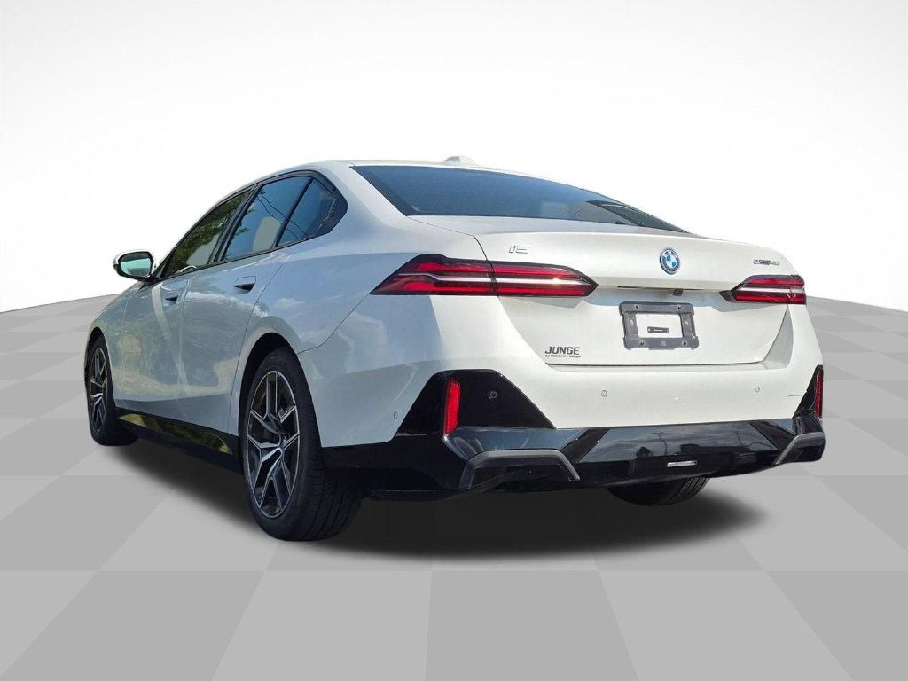Used 2024 BMW i5 eDrive40i w/ M Sport Package RWD image 5