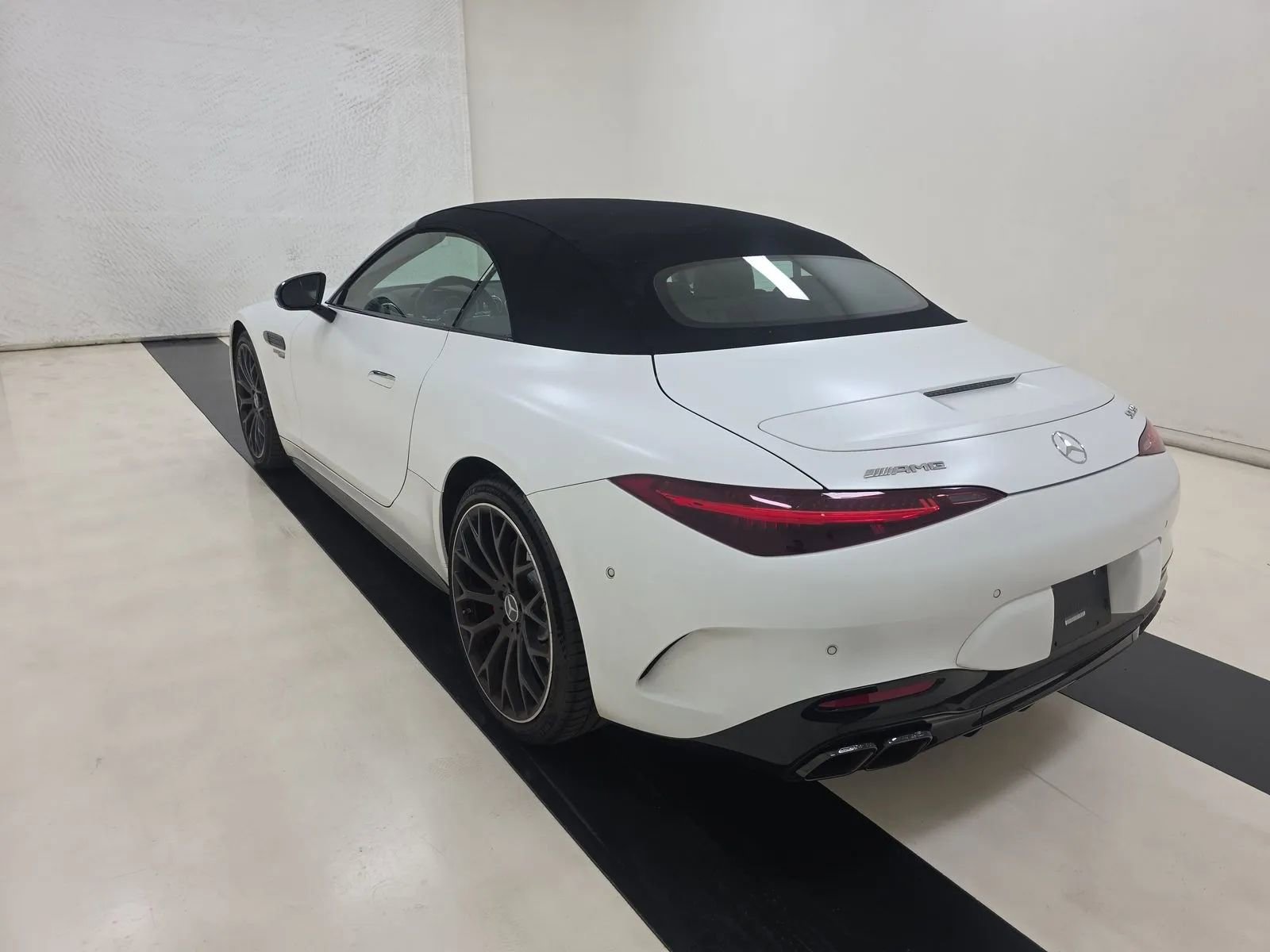 Used 2022 Mercedes-Benz SL 55 AMG 4MATIC image 12