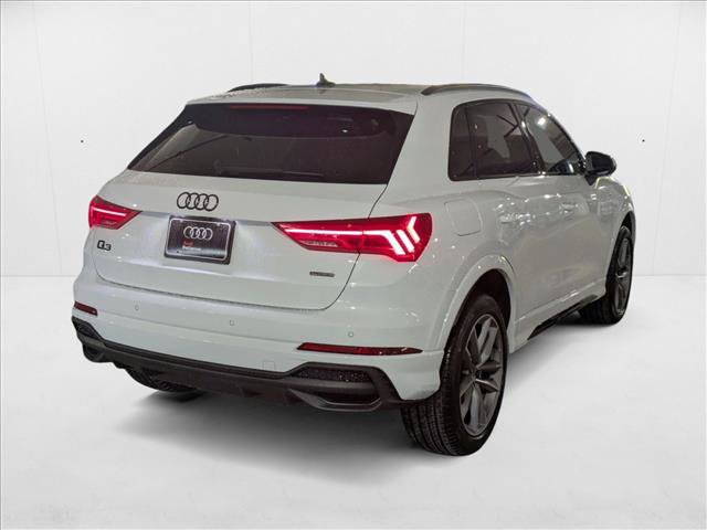 New 2025 Audi Q3 2.0T Premium w/ Black Optic Sport Package AWD/4WD image 2