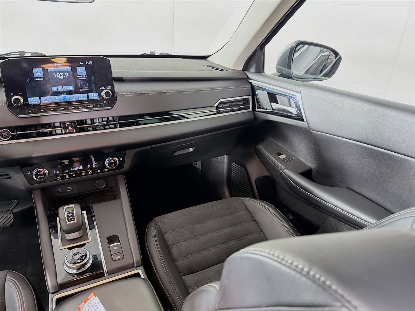 Used 2023 Mitsubishi Outlander SE image 23