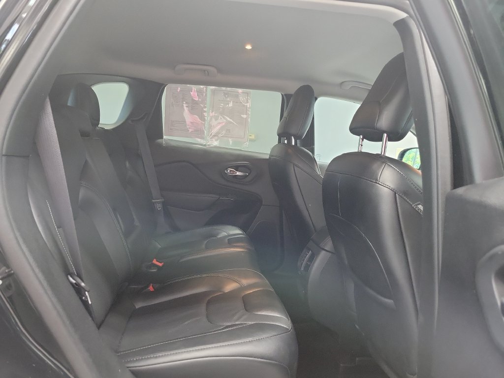 Used 2023 Jeep Cherokee Altitude Lux AWD/4WD image 17