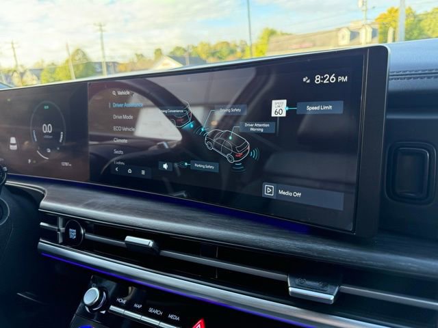 Used 2024 Hyundai Santa Fe Limited image 31