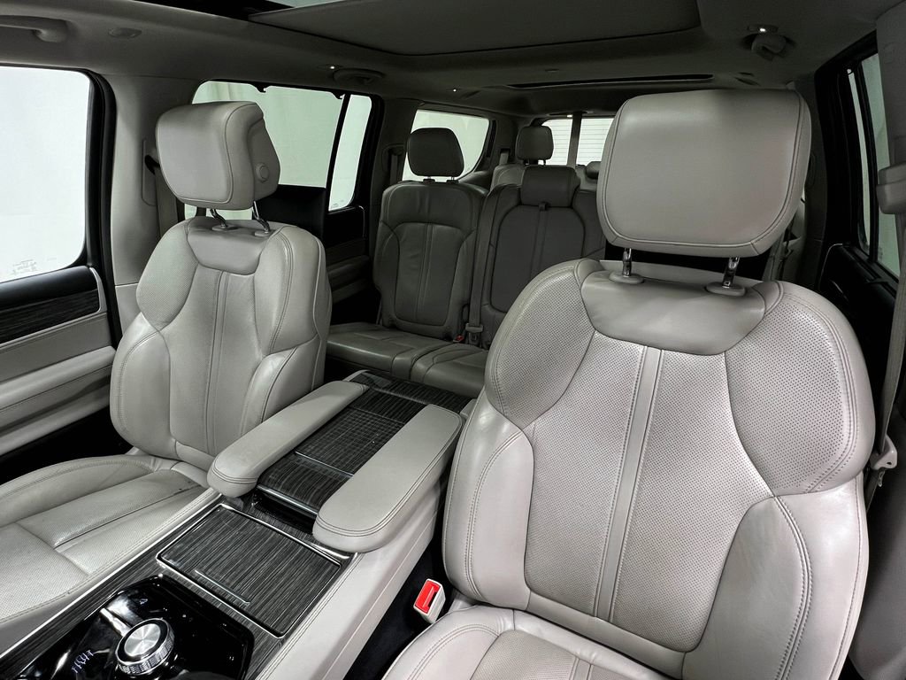 Used 2022 Jeep Wagoneer Series III w/ Premium Group I image 15