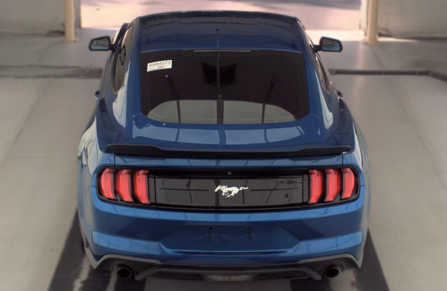 Used 2018 Ford Mustang Coupe RWD image 6