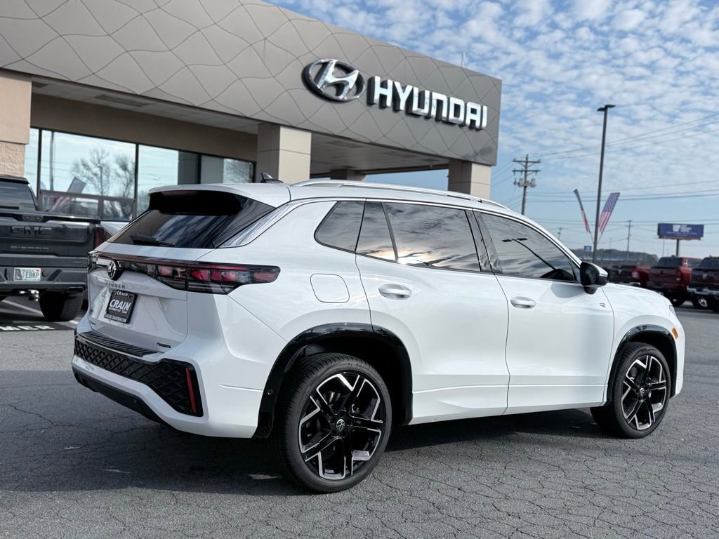 Used 2026 Volkswagen Tiguan SEL R-Line image 7