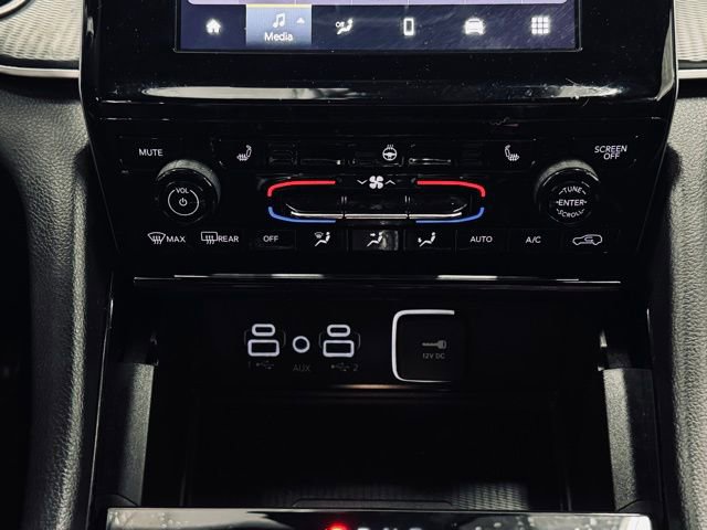 Used 2023 Jeep Grand Cherokee Altitude image 31