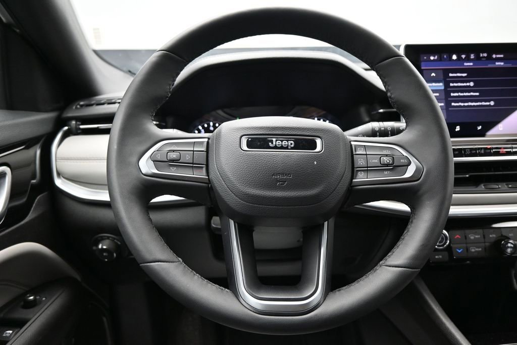 Used 2025 Jeep Compass Limited AWD/4WD image 14