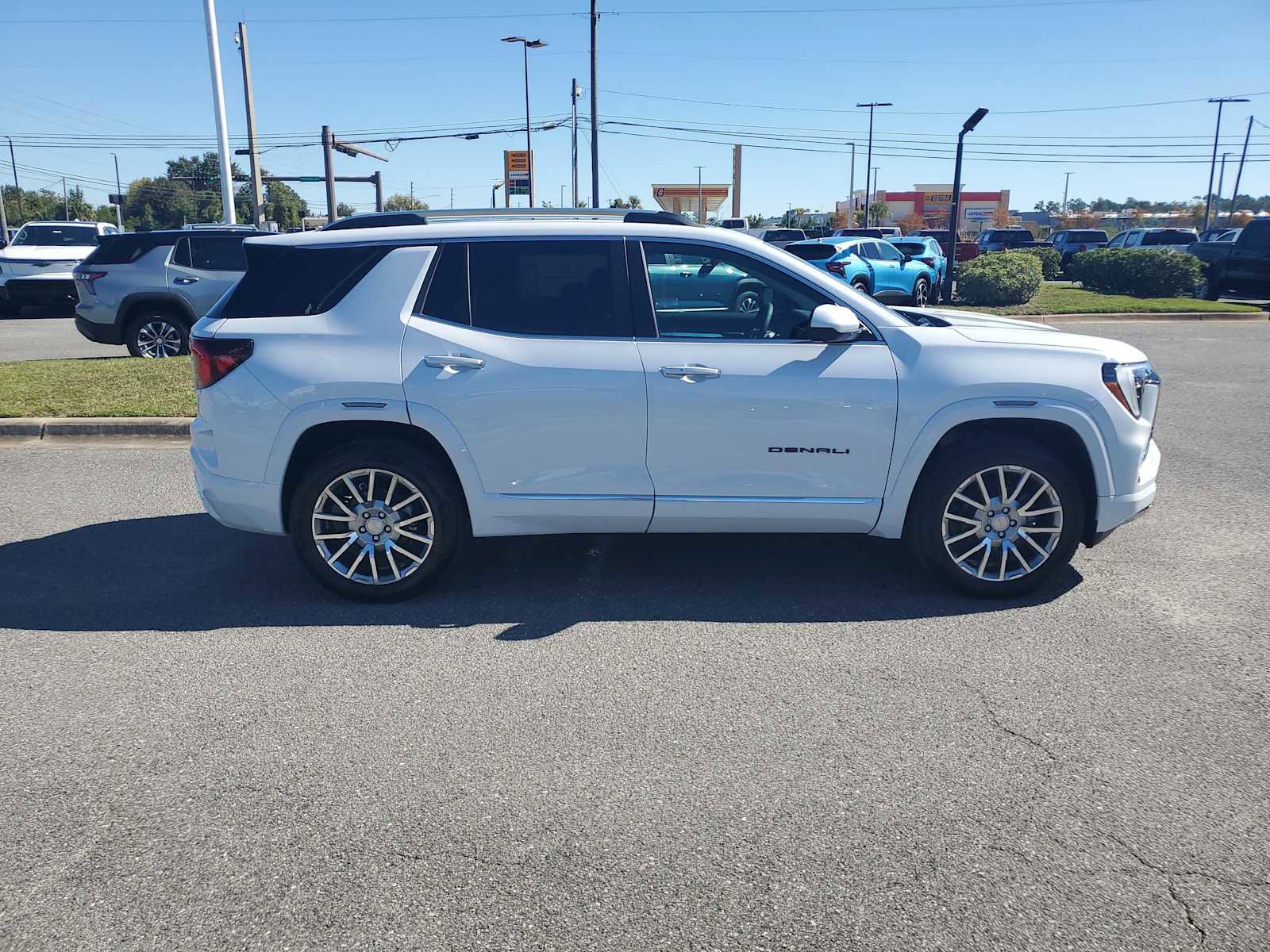 New 2026 GMC Terrain Denali w/ LPO, Black Badging Package image 31