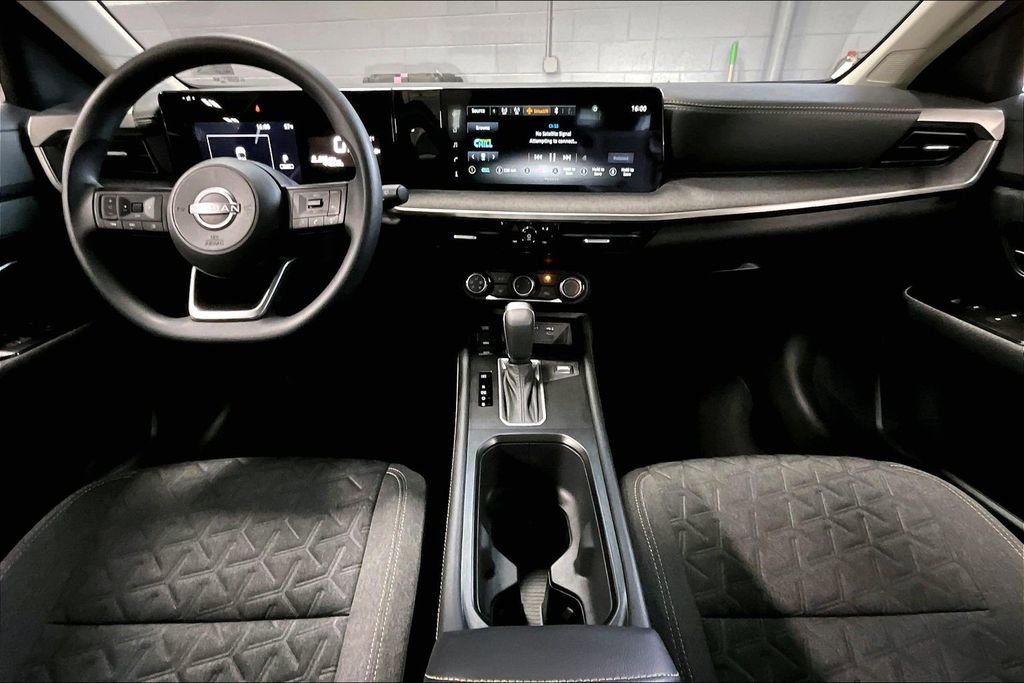 Certified 2025 Nissan Kicks SV image 15