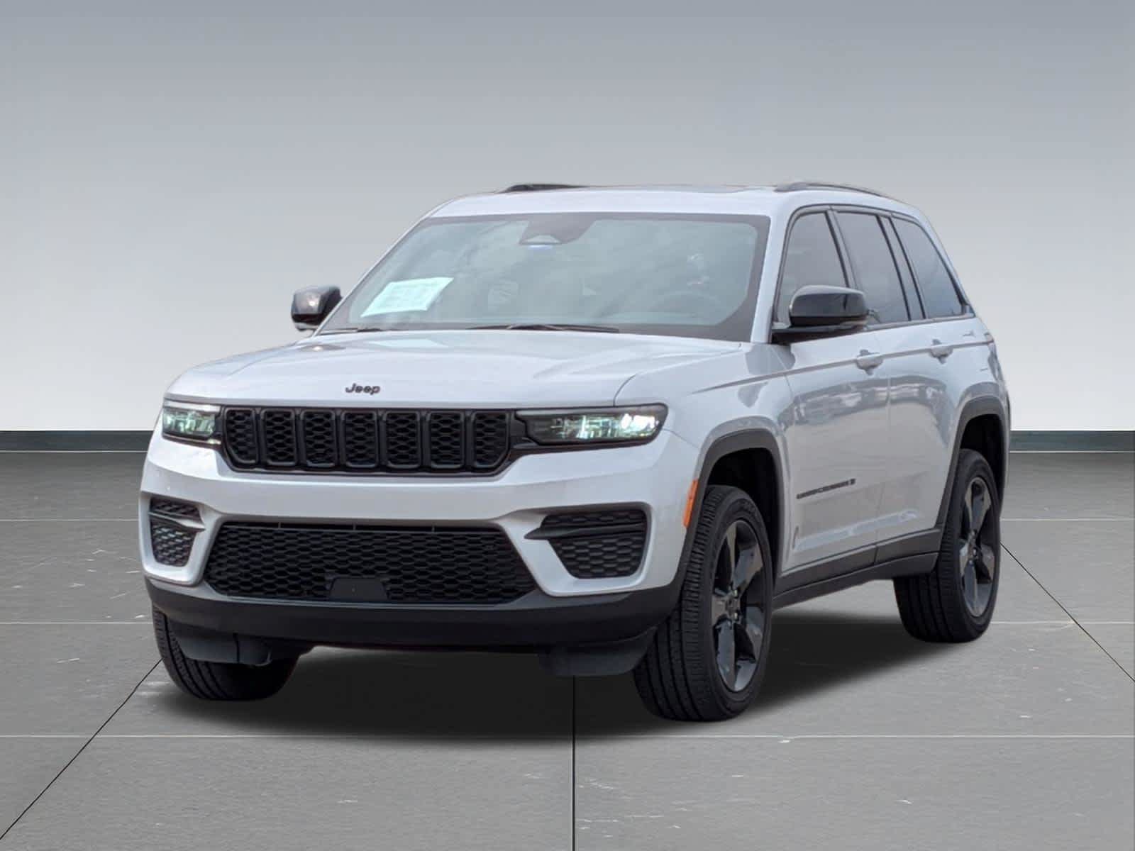 Certified 2024 Jeep Grand Cherokee Altitude AWD/4WD image 9