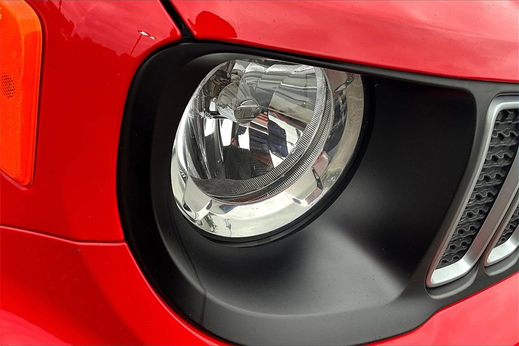 Used 2022 Jeep Renegade Latitude image 28