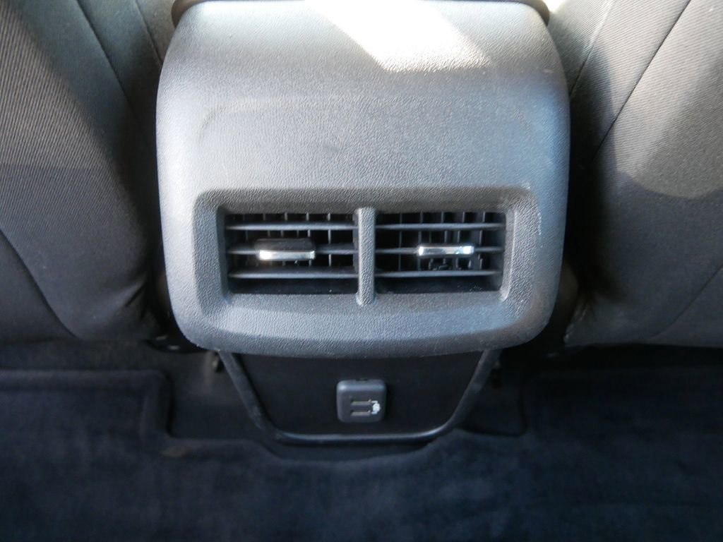 Used 2019 Chevrolet Equinox LS image 17