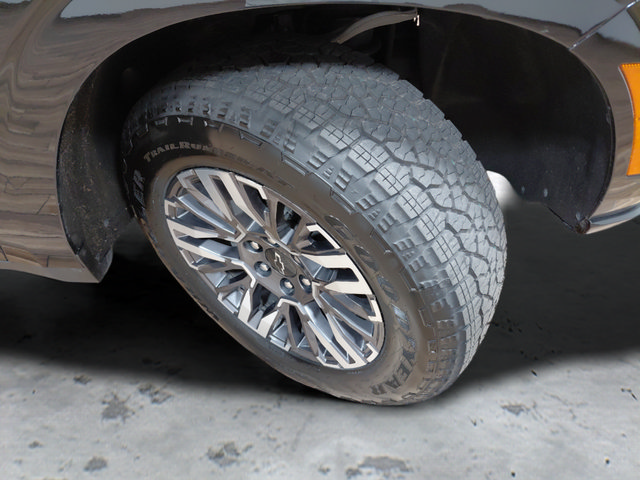 Certified 2025 Chevrolet Suburban Z71 AWD/4WD image 9