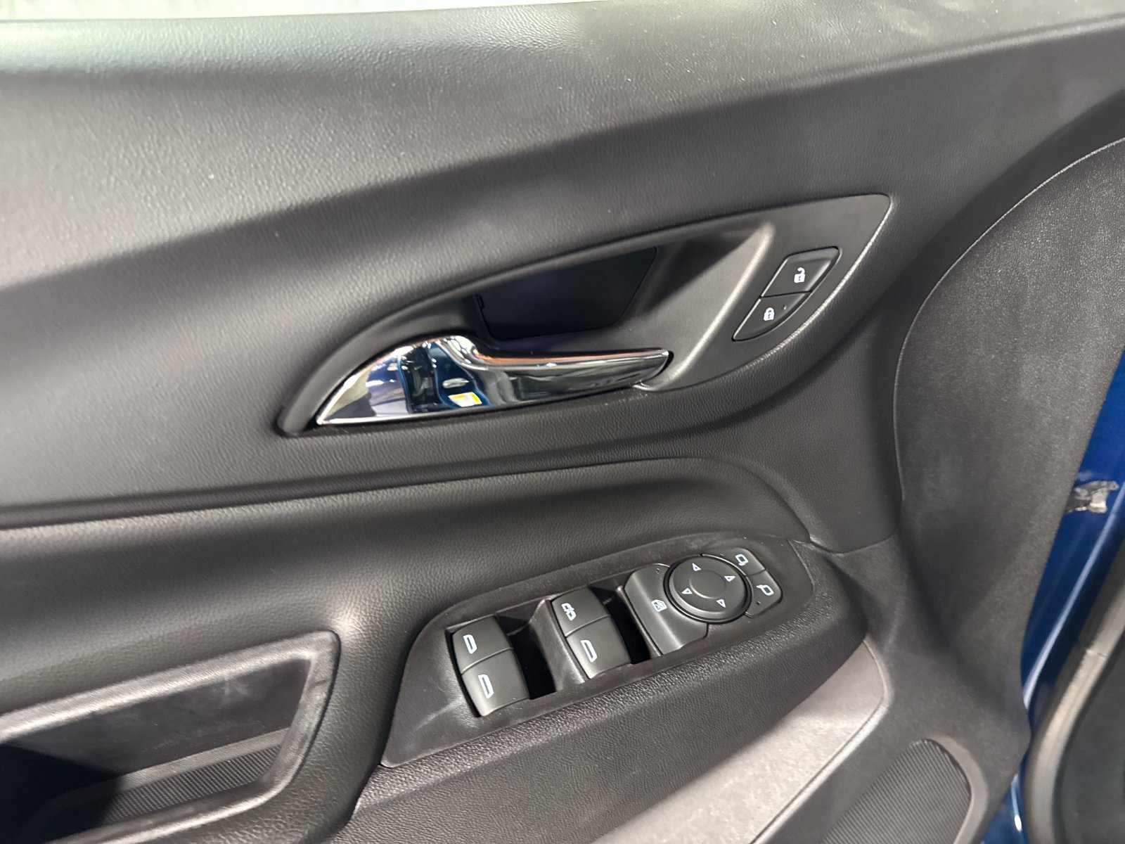 Used 2019 Chevrolet Equinox LT AWD/4WD image 16