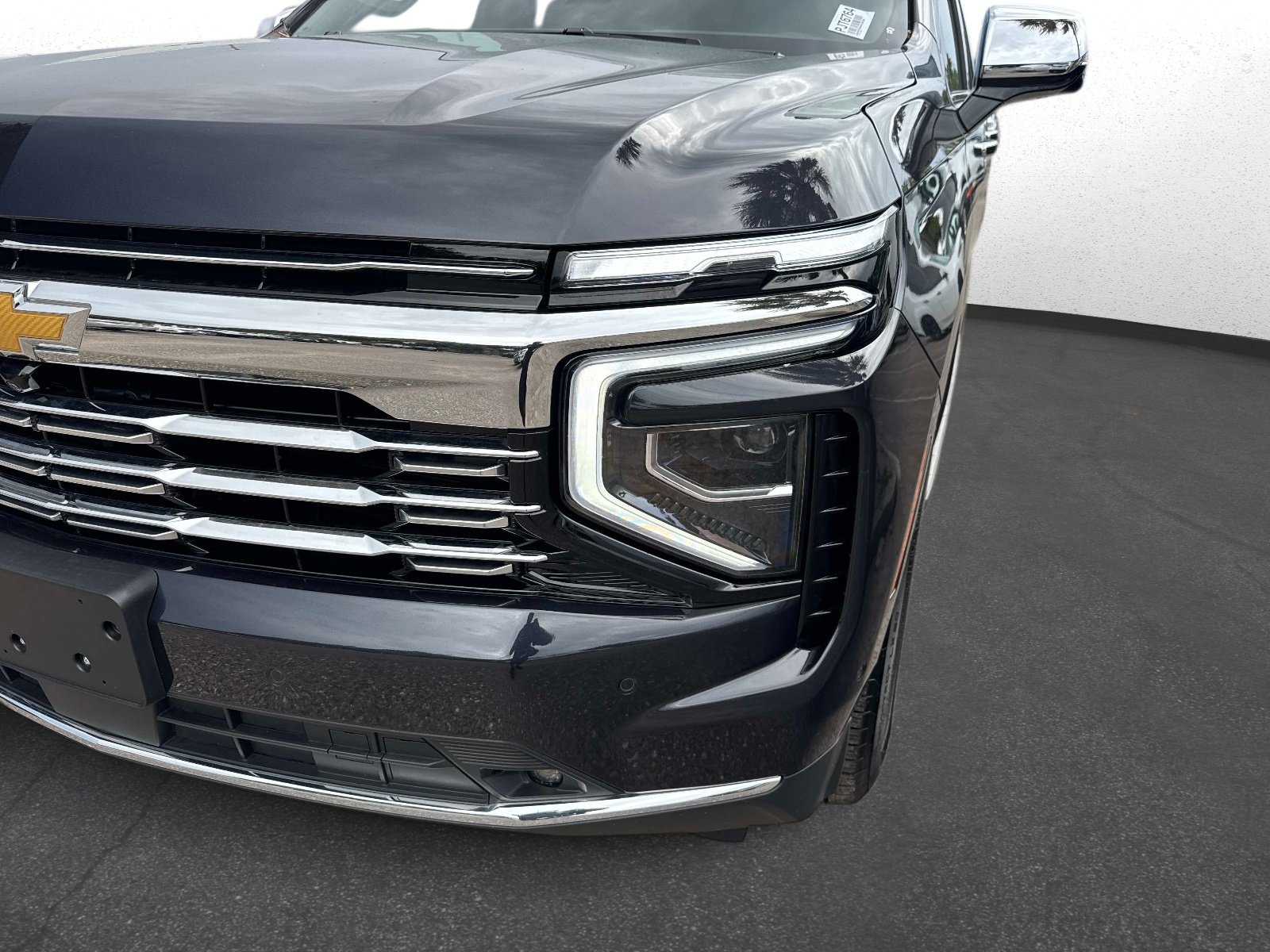 Used 2025 Chevrolet Suburban Premier RWD image 9
