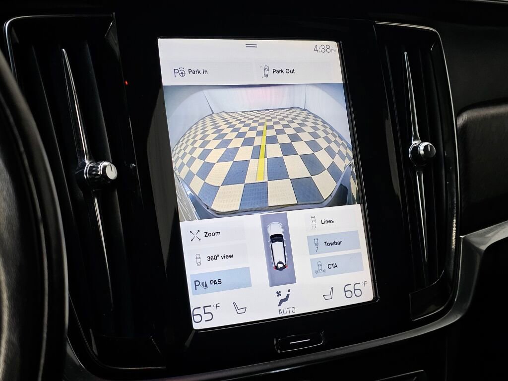 Used 2017 Volvo V90 T6 Cross Country image 29