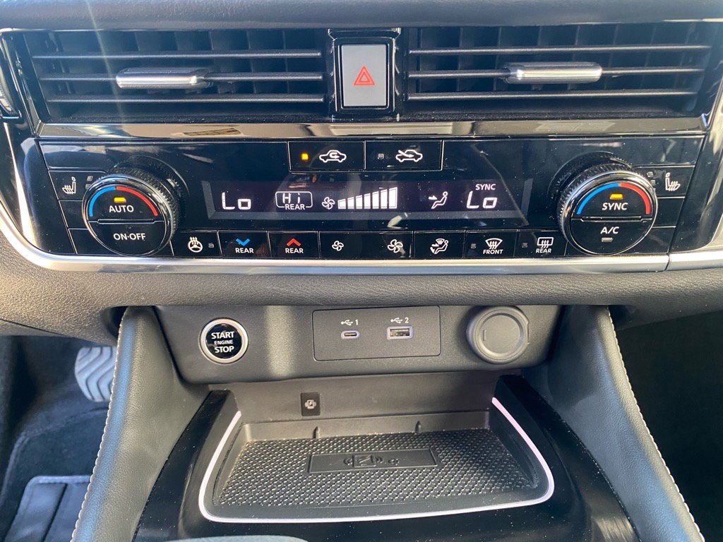 Used 2023 Nissan Rogue Platinum w/ Platinum Premium Package image 24