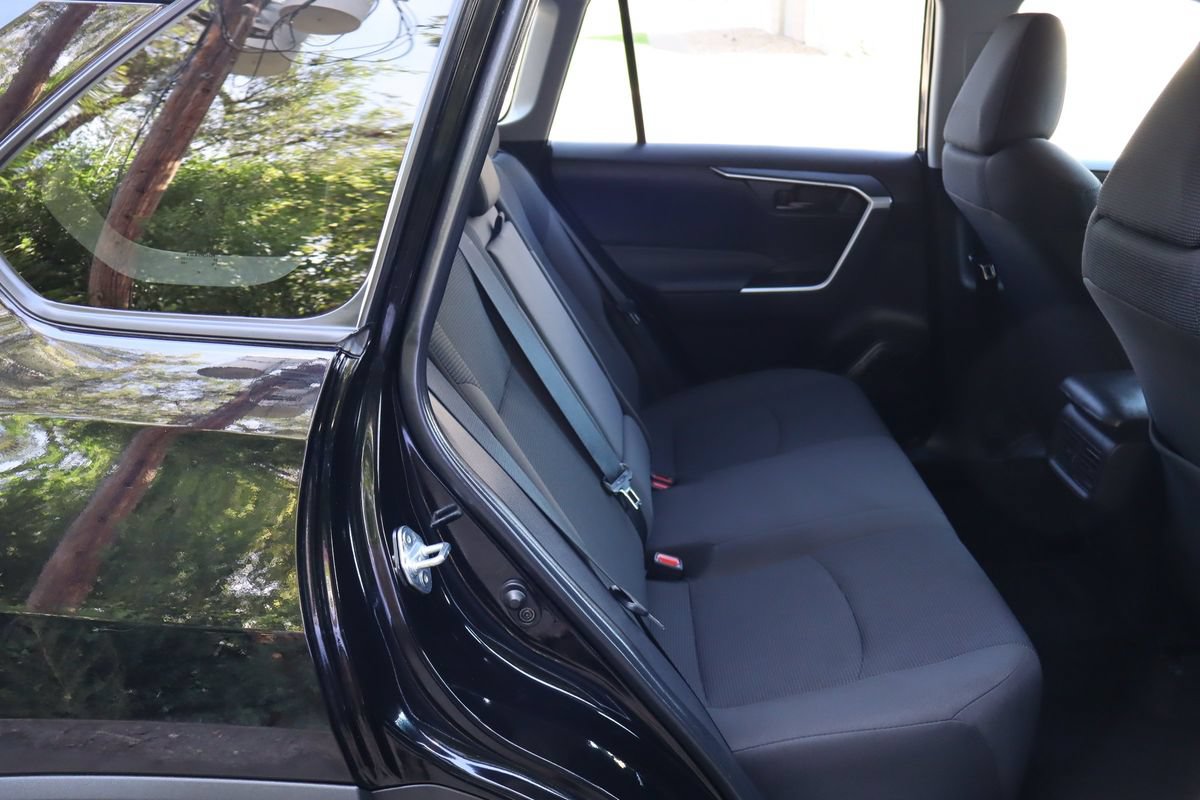 Used 2025 Toyota RAV4 LE AWD/4WD image 21
