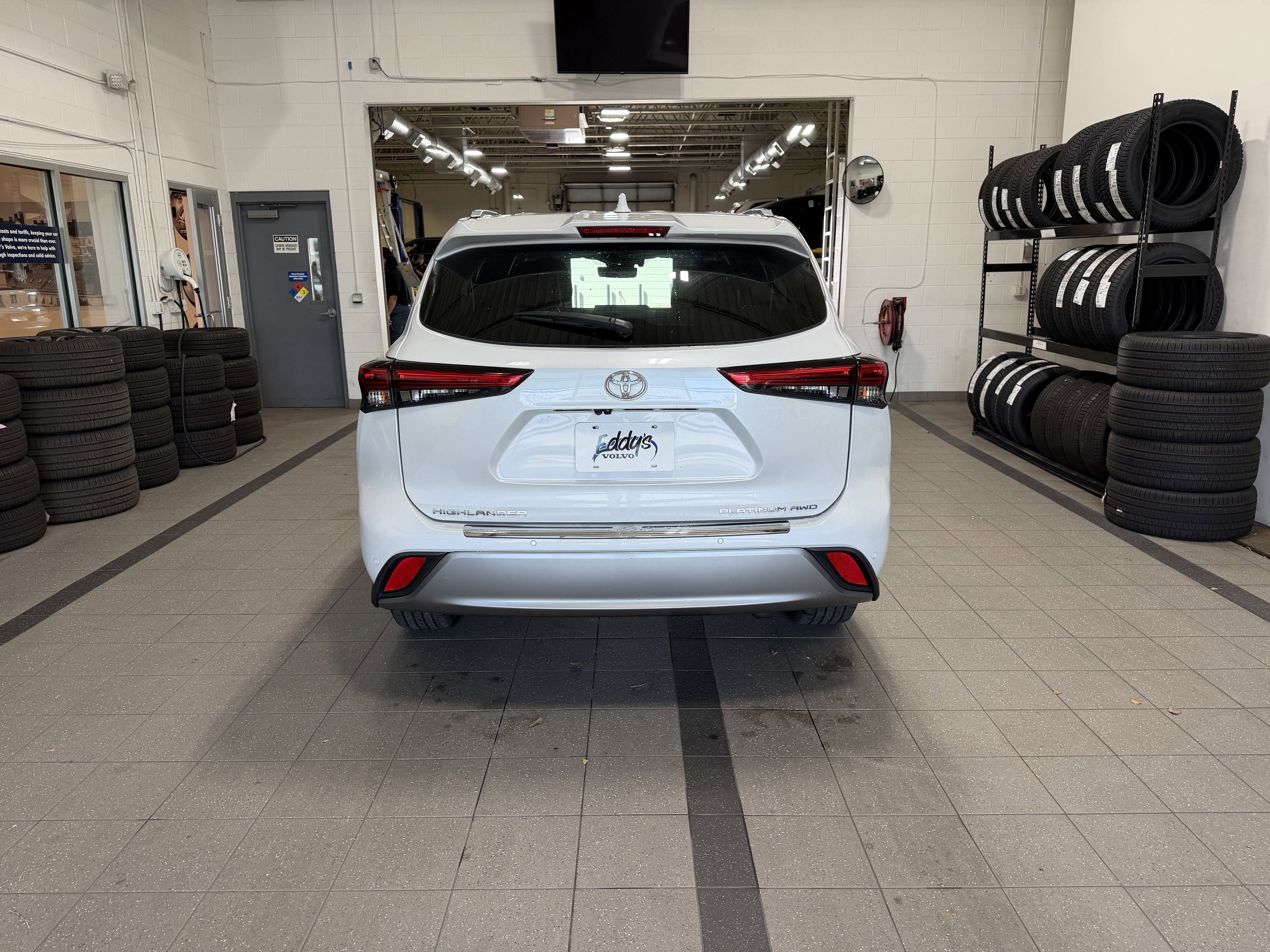 Used 2022 Toyota Highlander Platinum AWD/4WD image 8