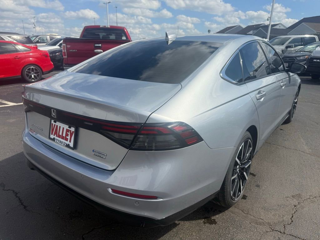 Used 2025 Honda Accord Touring image 3