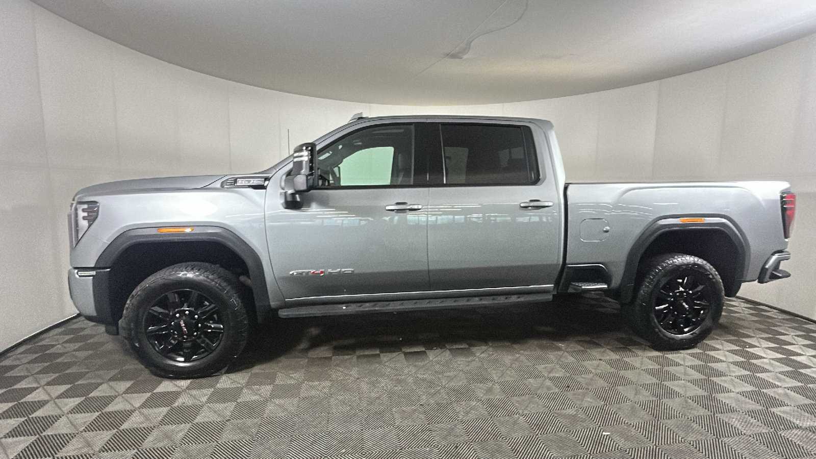 Used 2026 GMC Sierra 2500 AT4 w/ AT4 Premium Plus Package AWD/4WD image 7
