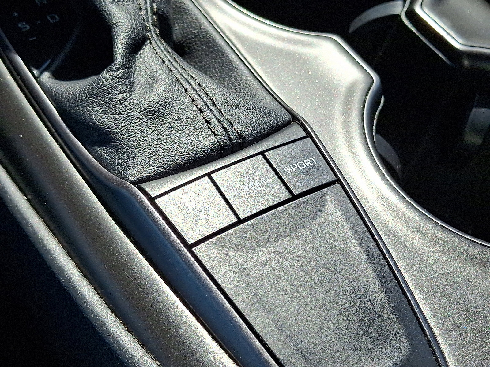 Used 2024 Toyota Camry SE FWD image 16