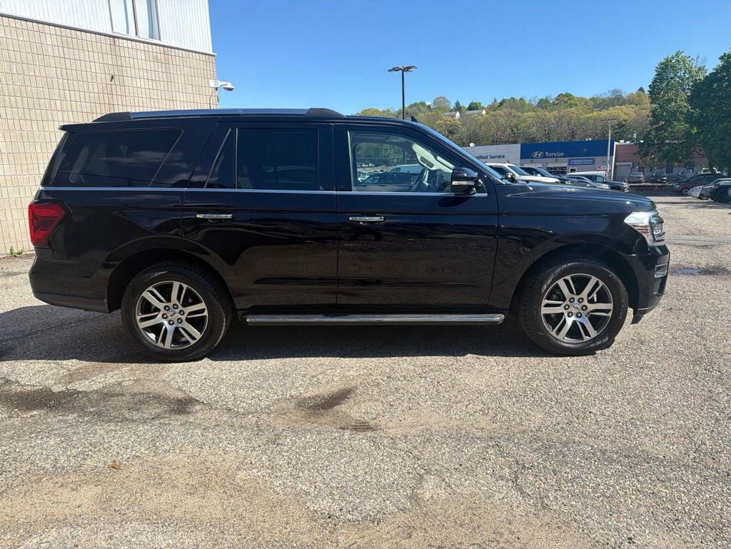 Used 2023 Ford Expedition Limited AWD/4WD image 8
