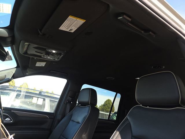 Used 2023 Chevrolet Suburban Premier image 7
