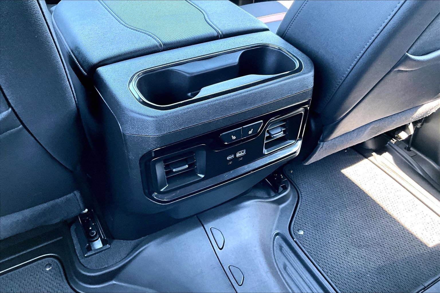 Used 2025 GMC Sierra 2500 AT4 w/ AT4 Premium Plus Package AWD/4WD image 25