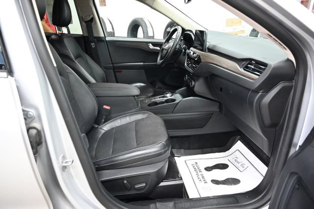 Used 2020 Ford Escape Titanium AWD/4WD image 11