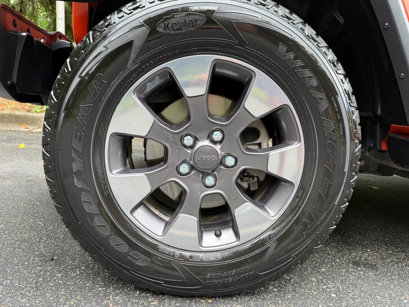 Used 2018 Jeep Wrangler Unlimited Sahara AWD/4WD image 18