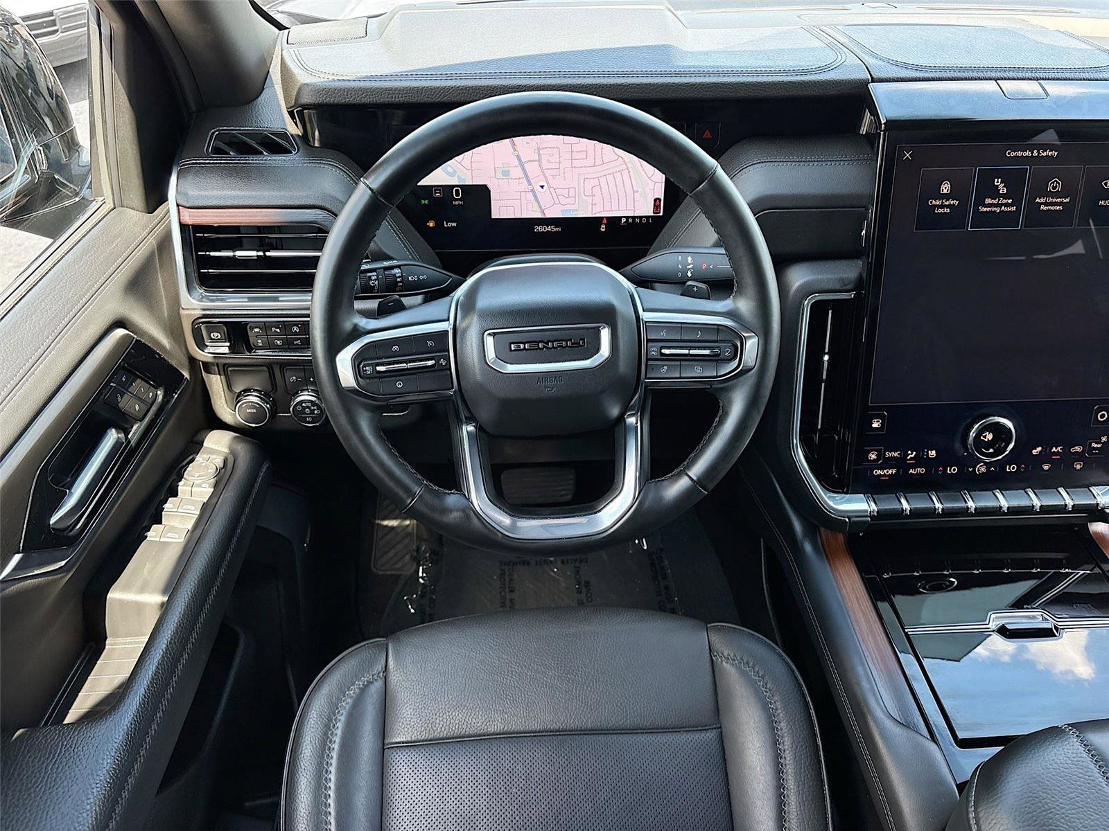 Used 2025 GMC Yukon Denali RWD image 23