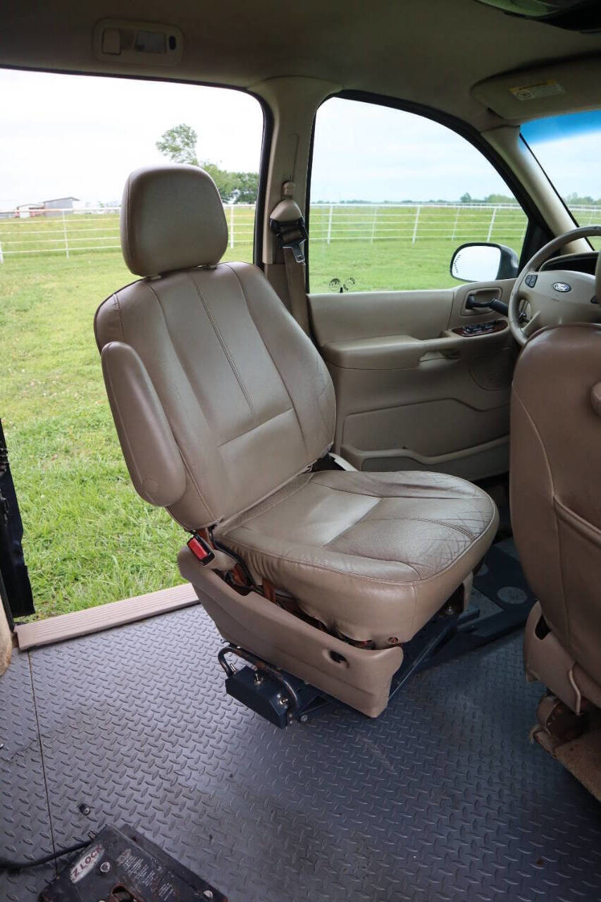 Used 2002 Ford Windstar SEL FWD image 32