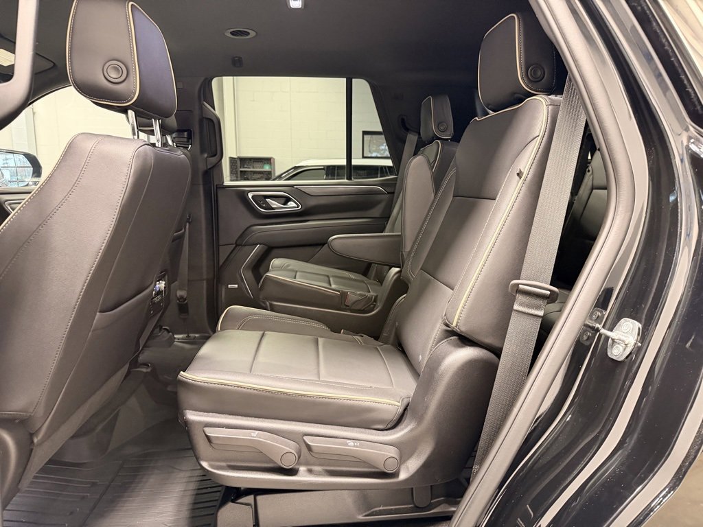 Used 2023 GMC Yukon SLT image 12