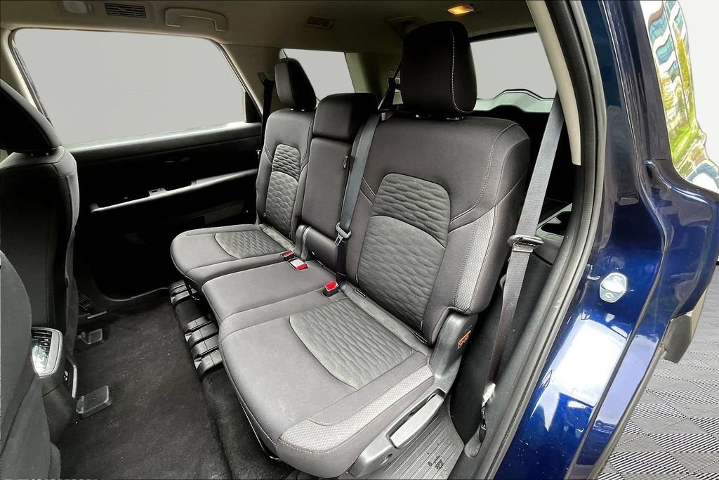 Used 2025 Nissan Pathfinder SV FWD image 22