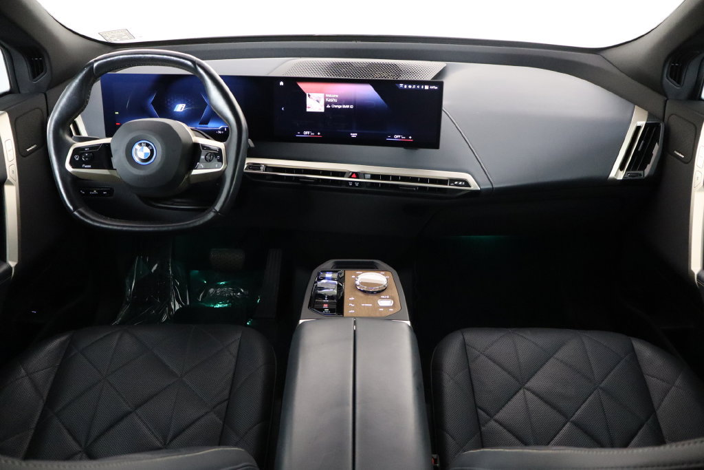Used 2023 BMW iX xDrive50 w/ Premium Package AWD/4WD image 13