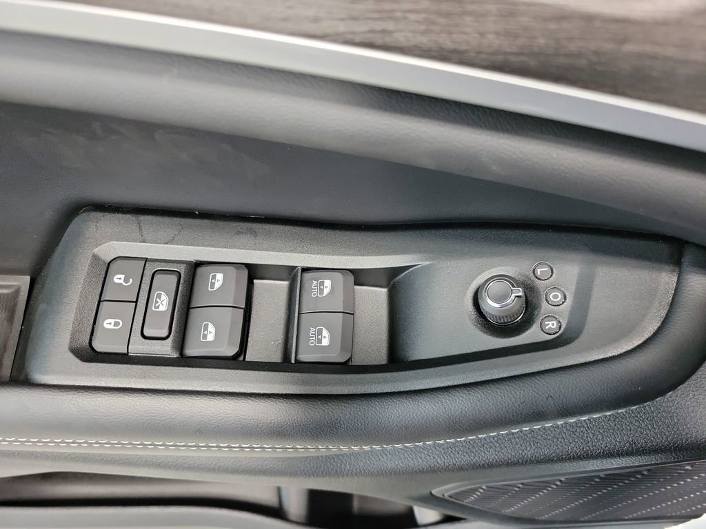 New 2025 Jeep Grand Cherokee L Limited image 34