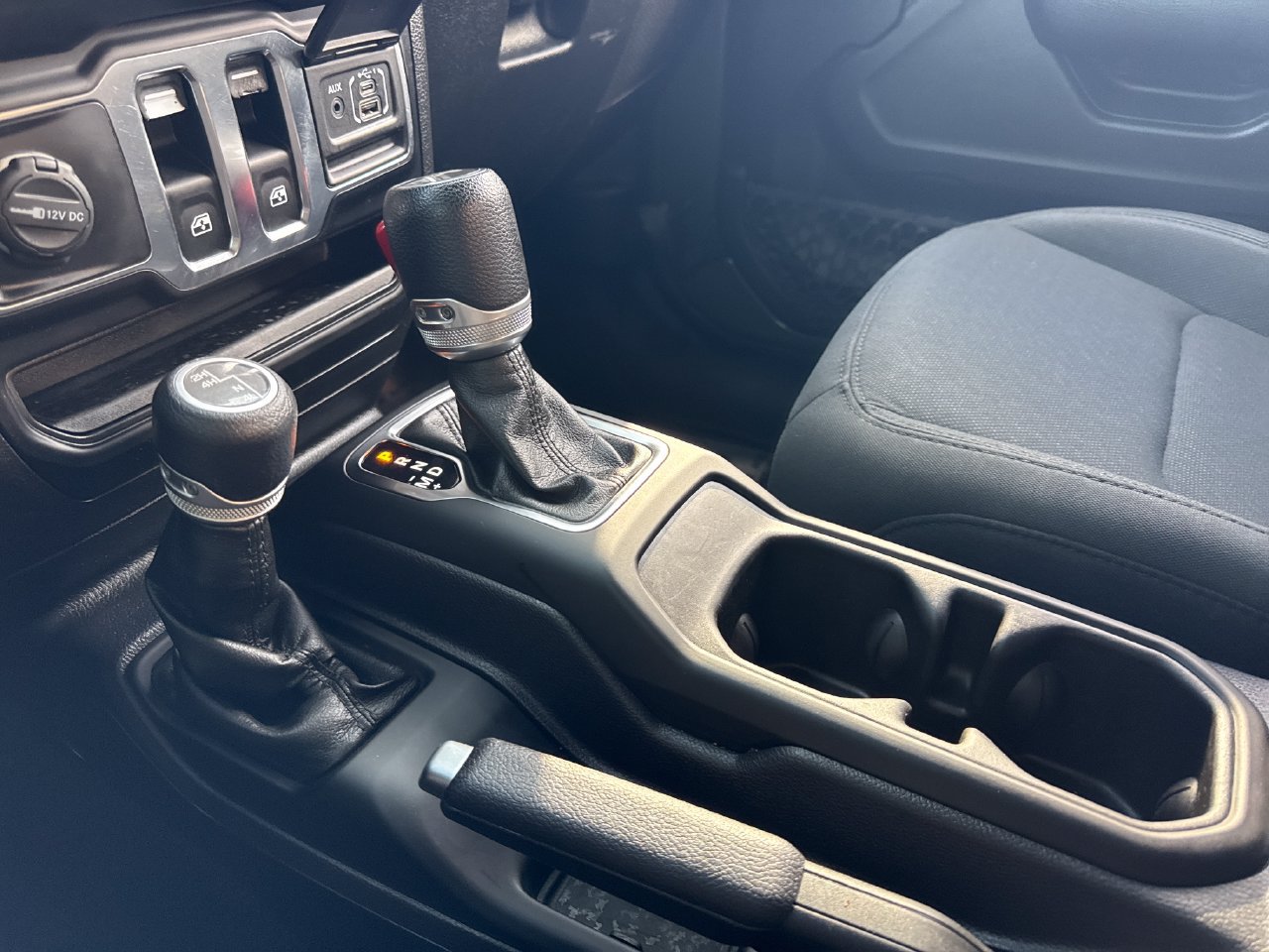 Used 2021 Jeep Wrangler Sport AWD/4WD image 18