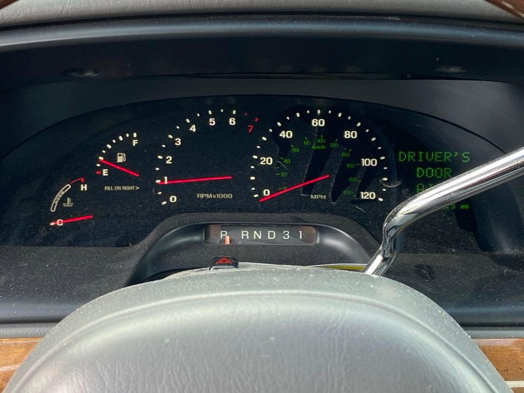 Used 2002 Lincoln Continental image 13