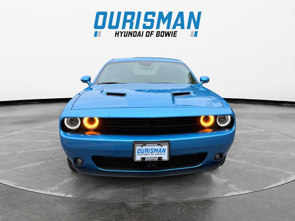 Used 2023 Dodge Challenger SXT w/ Plus Package RWD image 8
