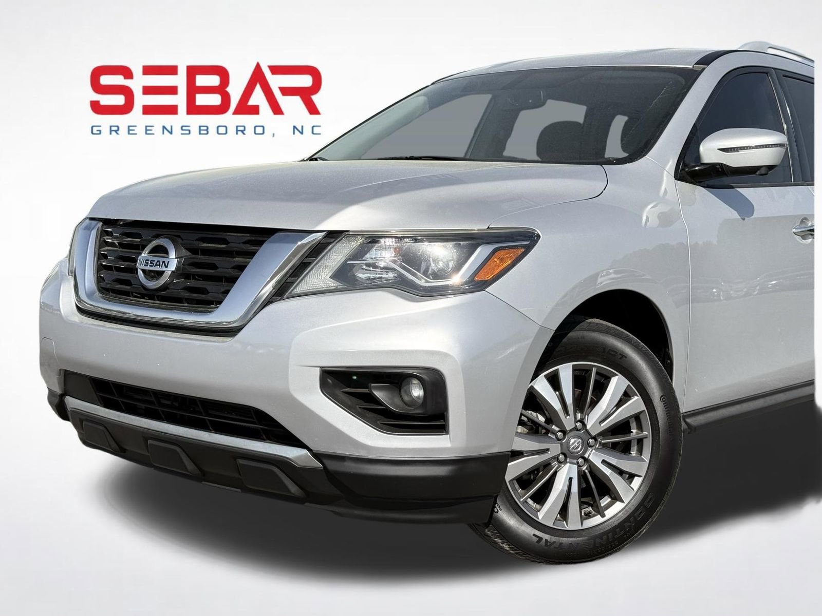 Used 2019 Nissan Pathfinder SL image 2