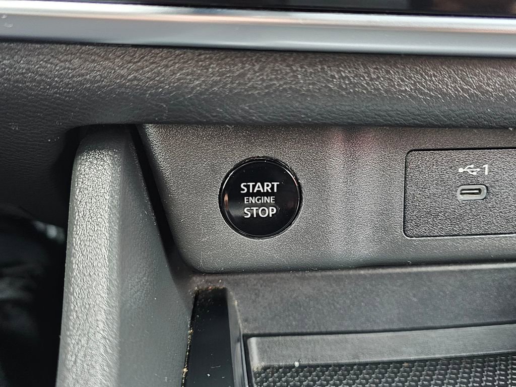 Used 2024 Nissan Rogue S image 25