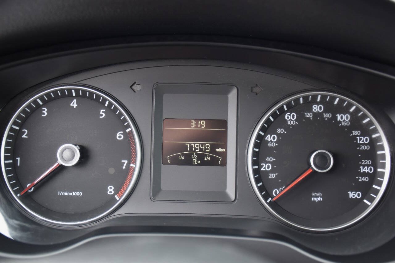 Used 2012 Volkswagen Jetta SE FWD image 17