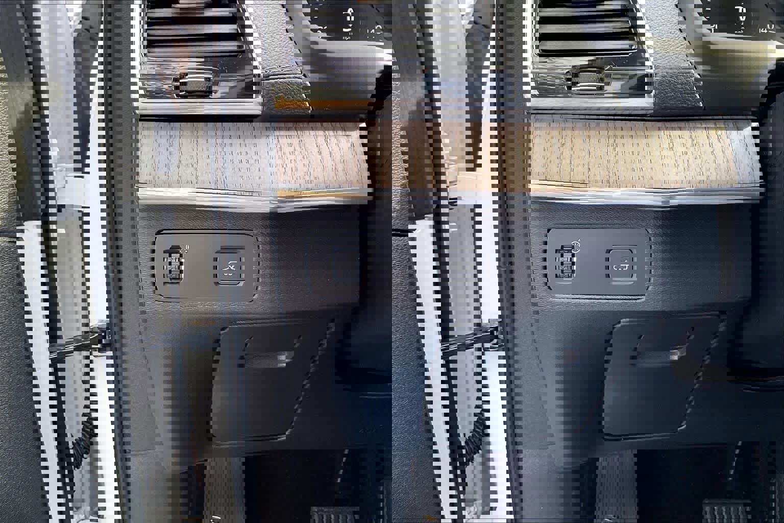 Used 2021 Volvo XC90 T6 Inscription image 32