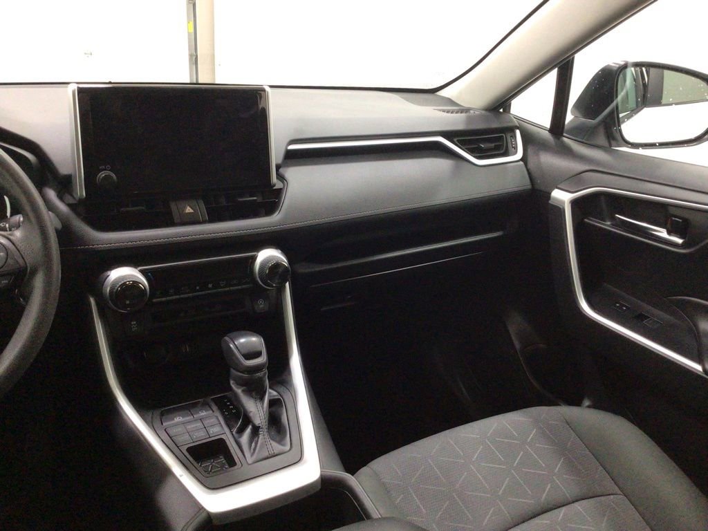 Used 2023 Toyota RAV4 XLE AWD/4WD image 30