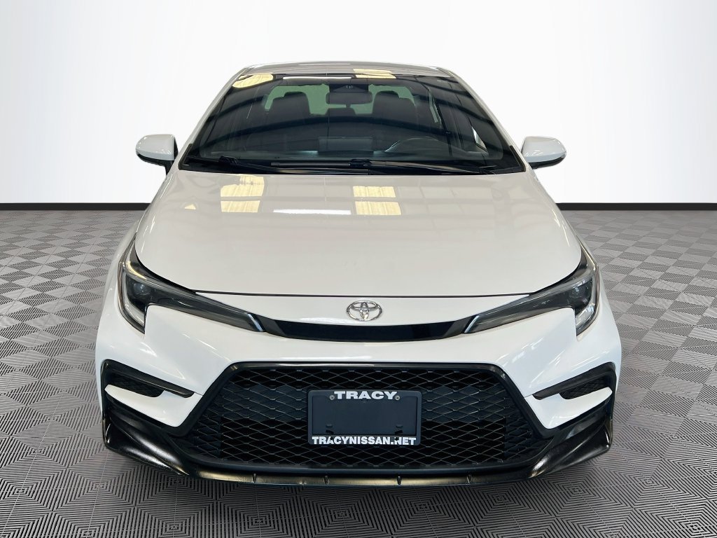 Used 2024 Toyota Corolla SE w/ SE Convenience Package FWD image 2